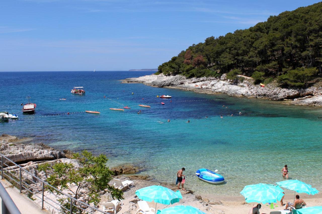 Apartments By The Sea Mali Losinj Veli Lošinj Kültér fotó